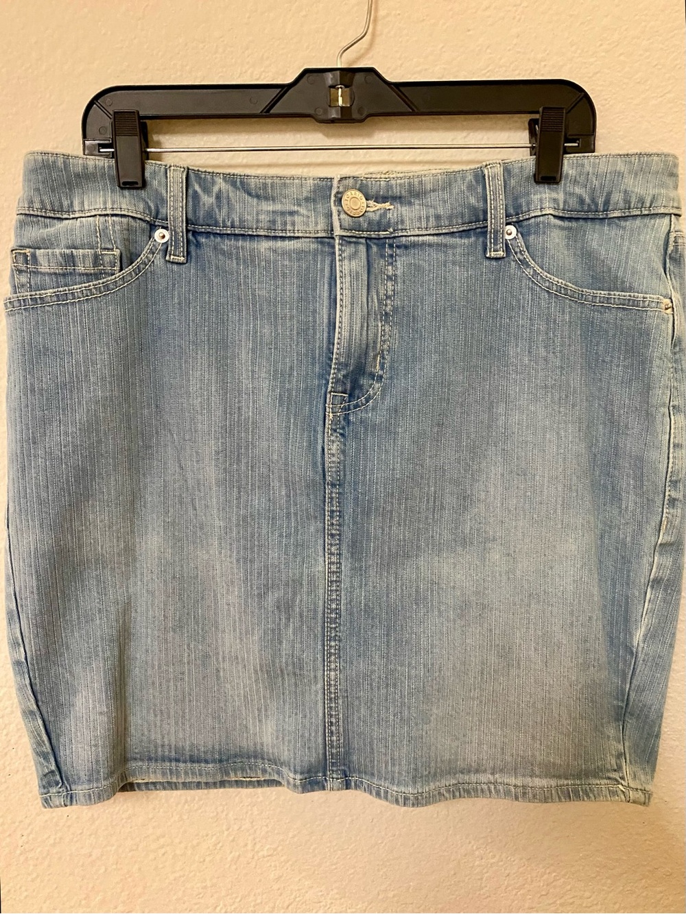 Torrid Denim Mini Skirt - Size 14 - NWT! - Picture 7 of 10